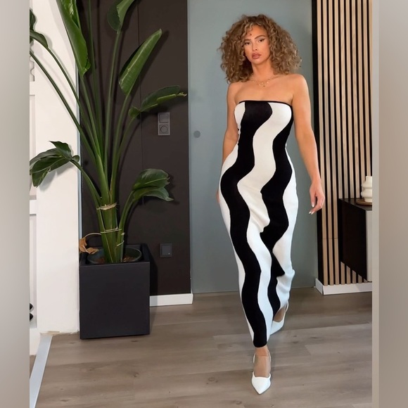 NA-KD Wavy Striped Knitted Maxi Dress - Picture 8 of 17